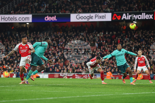 CORRECTION Britain Premier League Soccer