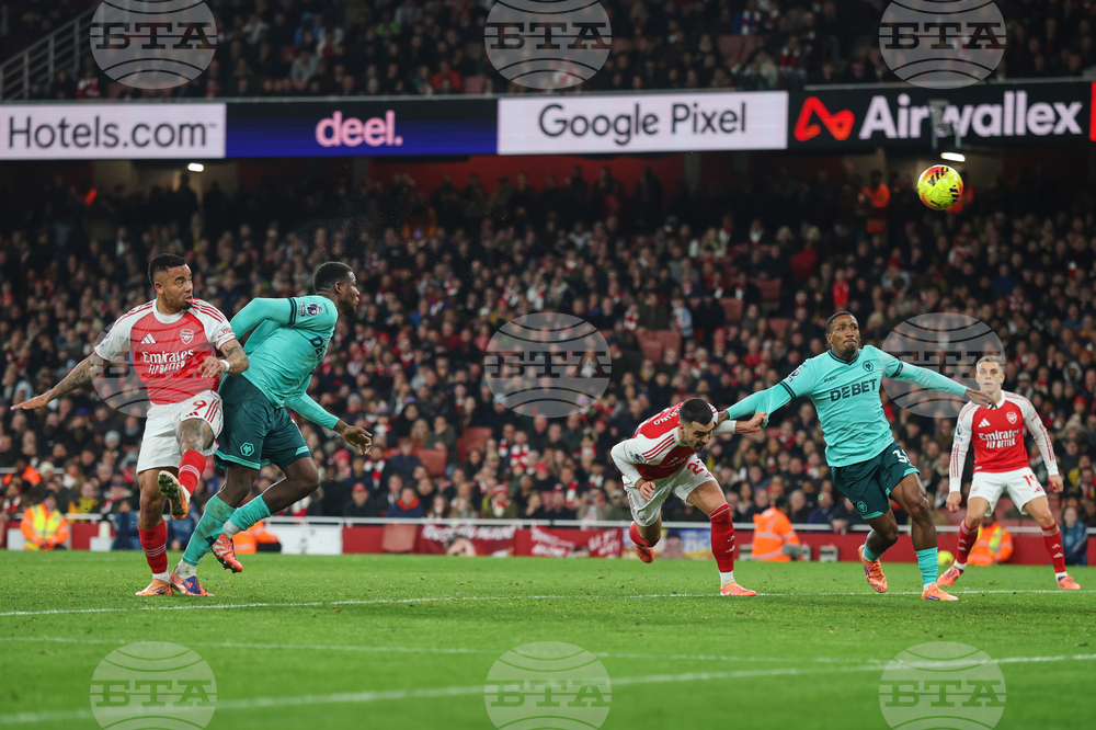 CORRECTION Britain Premier League Soccer