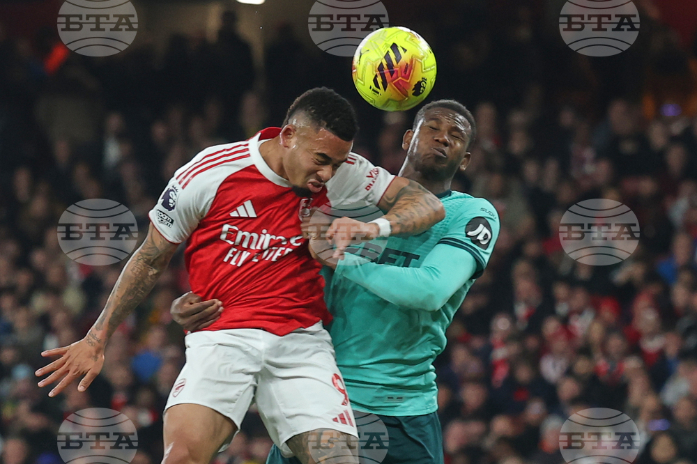 CORRECTION Britain Premier League Soccer