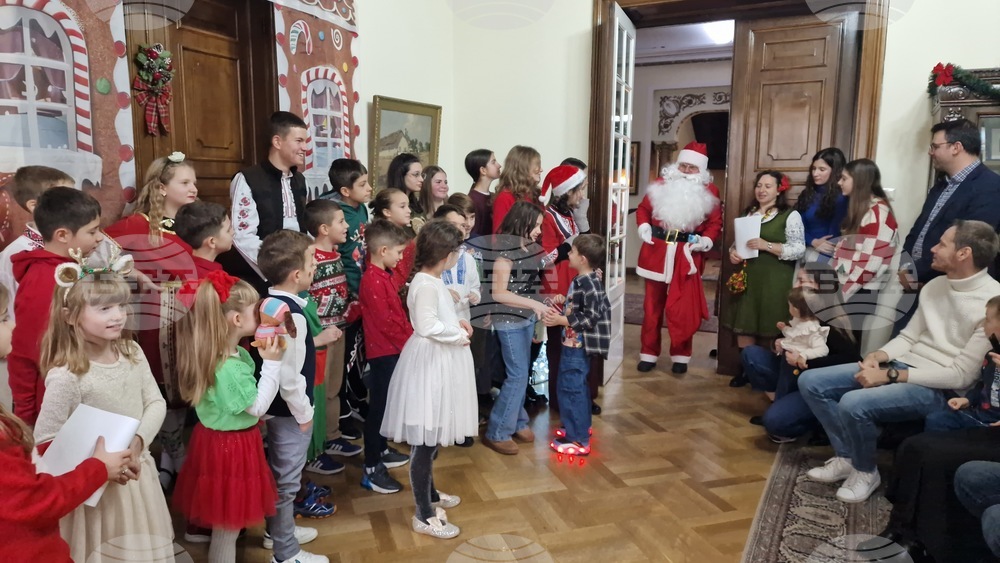 Коледно тържество се проведе в българското неделно училище “Йордан Йовков” към Посолството ни в Букурещ