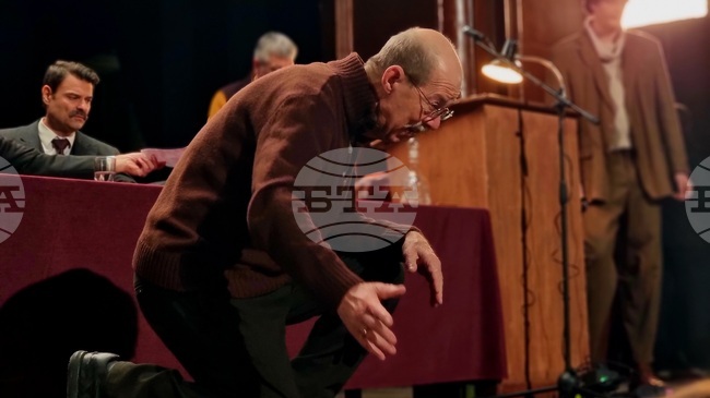 Георги Дюлгеров пред БТА: Филмът „Случайните неща“ е до голяма степен биографичен и показва как разгромът на бургаския театър предизвика прелом в мен