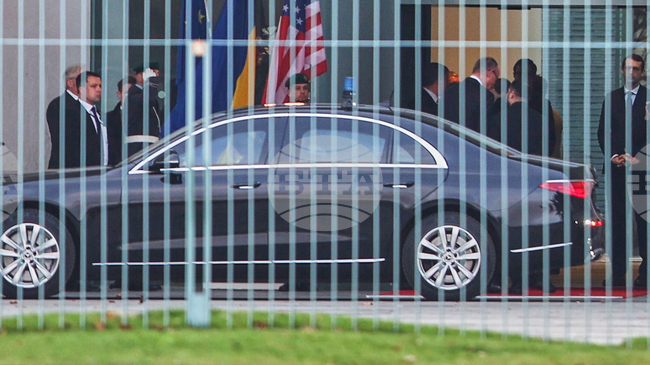 Преговорите между Зеленски и пратениците на САЩ приключиха за днес и ще продължат утре