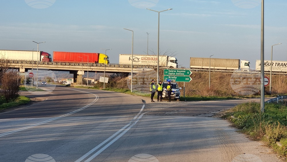 Изключително интензивен е трафикът на граничните пунктове „Капитан Андреево“ и „Лесово“, съобщи „Гранична полиция“