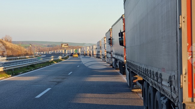 Traffic at Bulgarian-Turkish Border Is Extremely Heavy