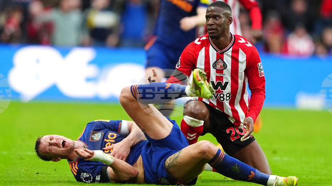 Дан Бърн от Нюкасъл е със счупено ребро и увреден бял дроб