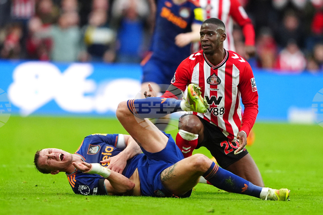 Дан Бърн от Нюкасъл е със счупено ребро и увреден бял дроб