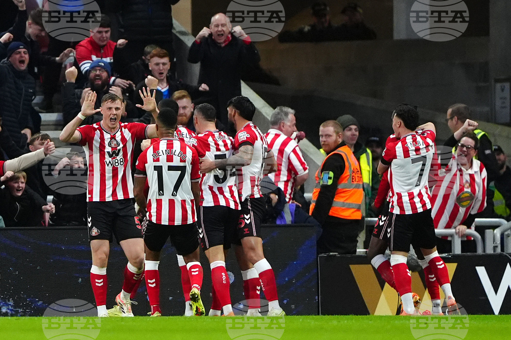 Фенове на Нюкасъл нанесоха щети на бар след загубата от големия съперник Съндърланд