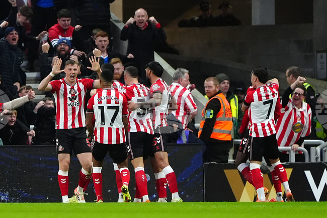 Фенове на Нюкасъл нанесоха щети на бар след загубата от големия съперник Съндърланд