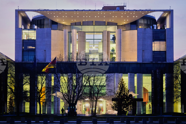 Германският канцлер Мерц отхвърли слухове за предстоящи кадрови промени в кабинета и ги нарече "нелепи"