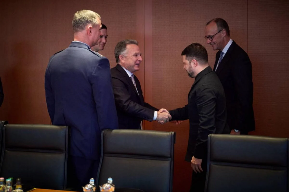 Започна срещата на Зеленски с Уиткоф и Къшнър в Берлин, съобщи Киев