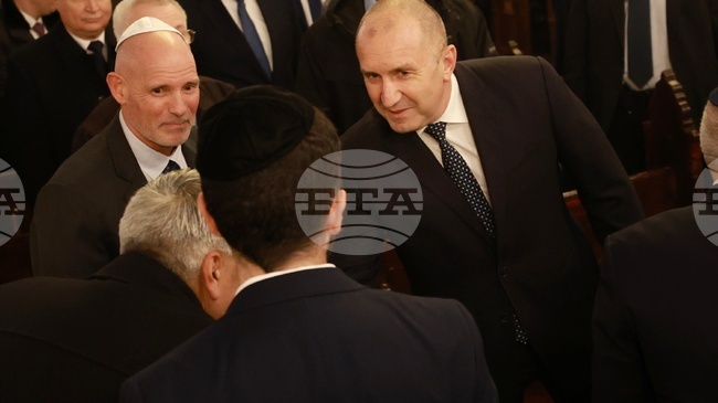 Да помним поуките от миналото и да отстояваме мира, хуманизма и толерантността, призова президентът Румен Радев