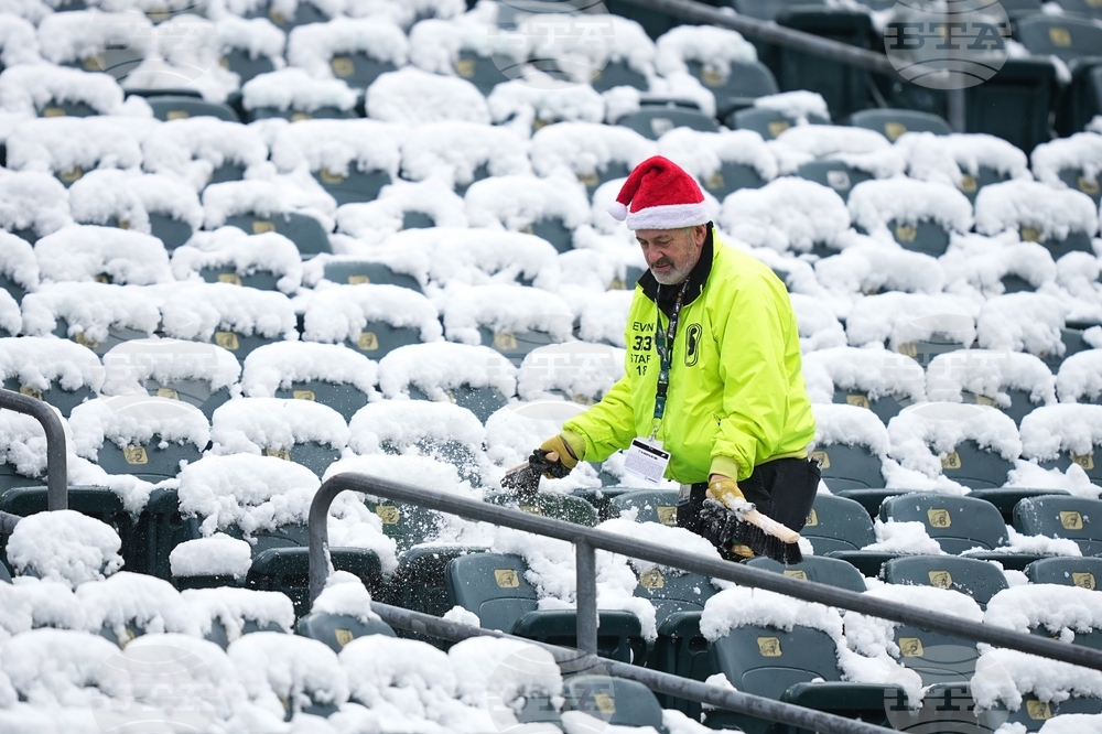 Raiders Eagles Football