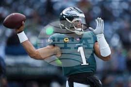 Raiders Eagles Football