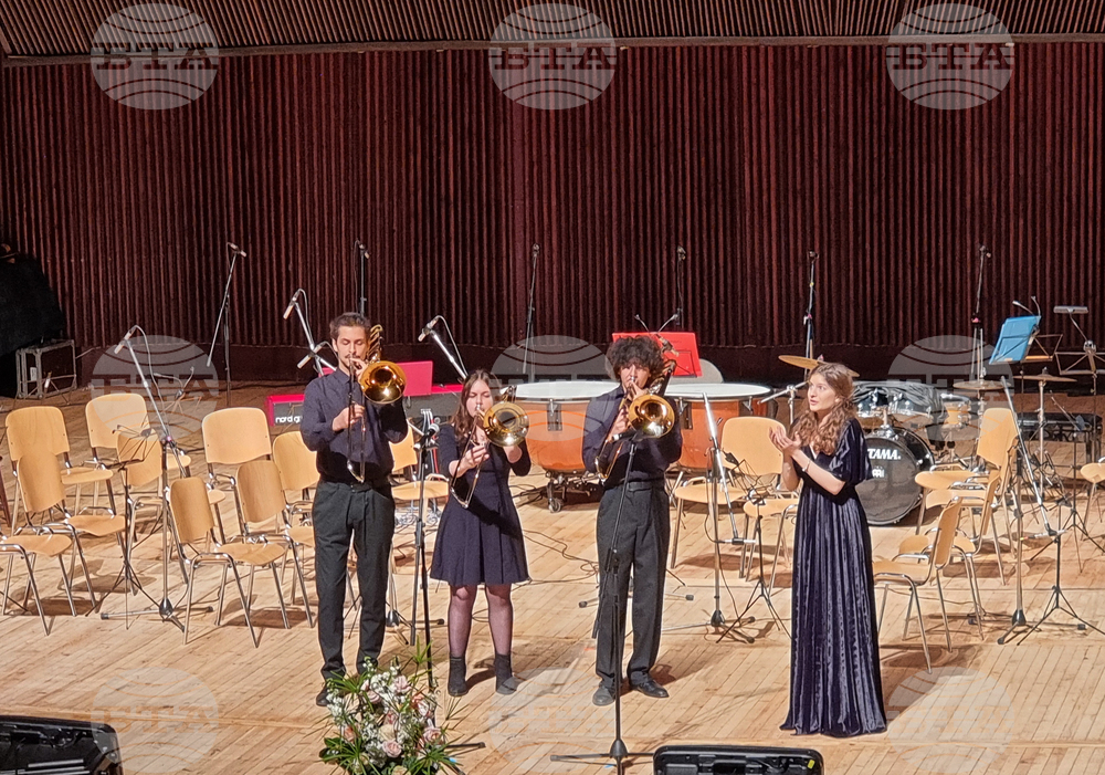 Варна - Музикално училище - концерт - 150 години Добри Христов