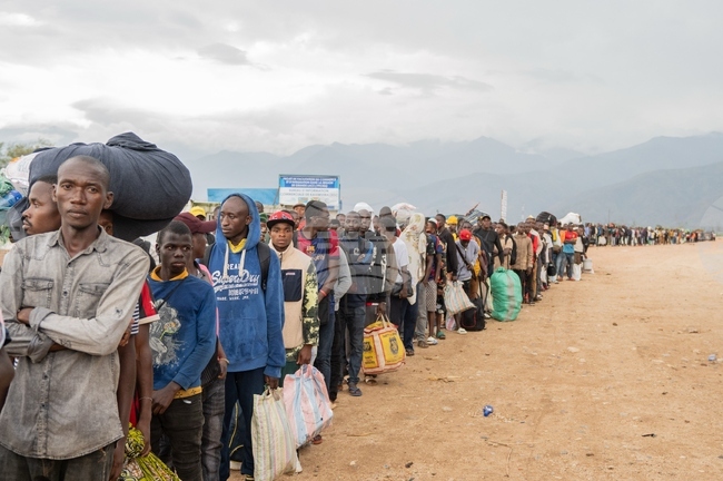 Въоръжената групировка М23 обяви, че ще изтегли силите си от конгоанския град Увира