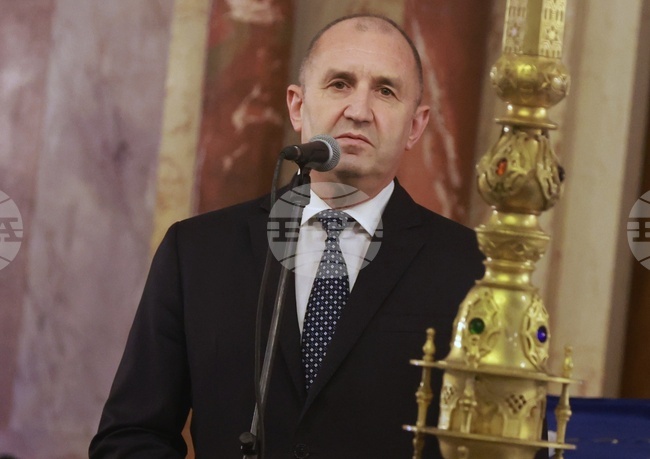 Да помним поуките от миналото и да отстояваме мира, хуманизма и толерантността, призова президентът Румен Радев