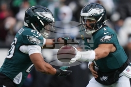 Raiders Eagles Football