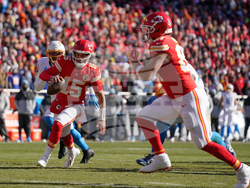 Chargers Chiefs Football