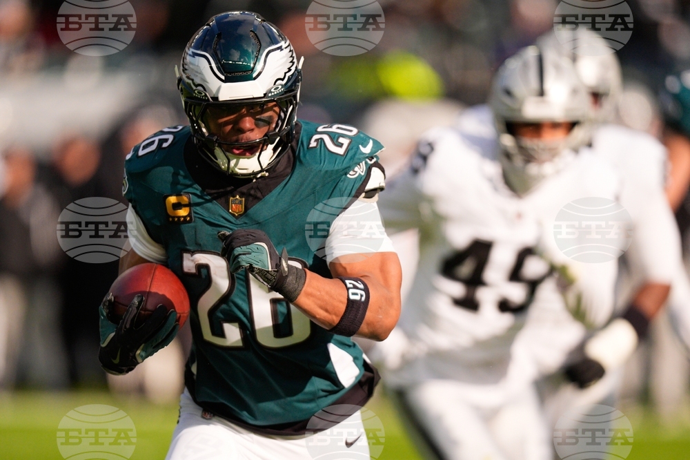 Raiders Eagles Football