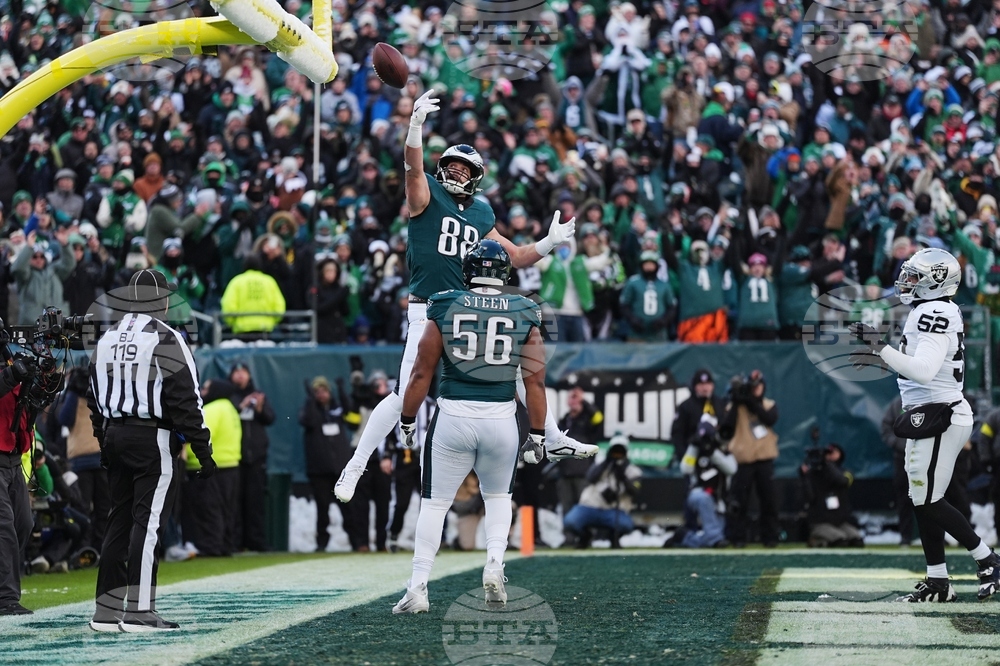 Raiders Eagles Football