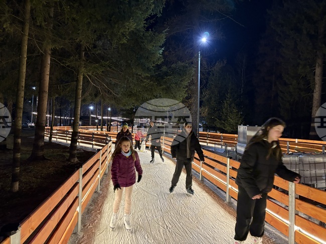 Самоков - ледена пързалка - къща на елфа Джингълс