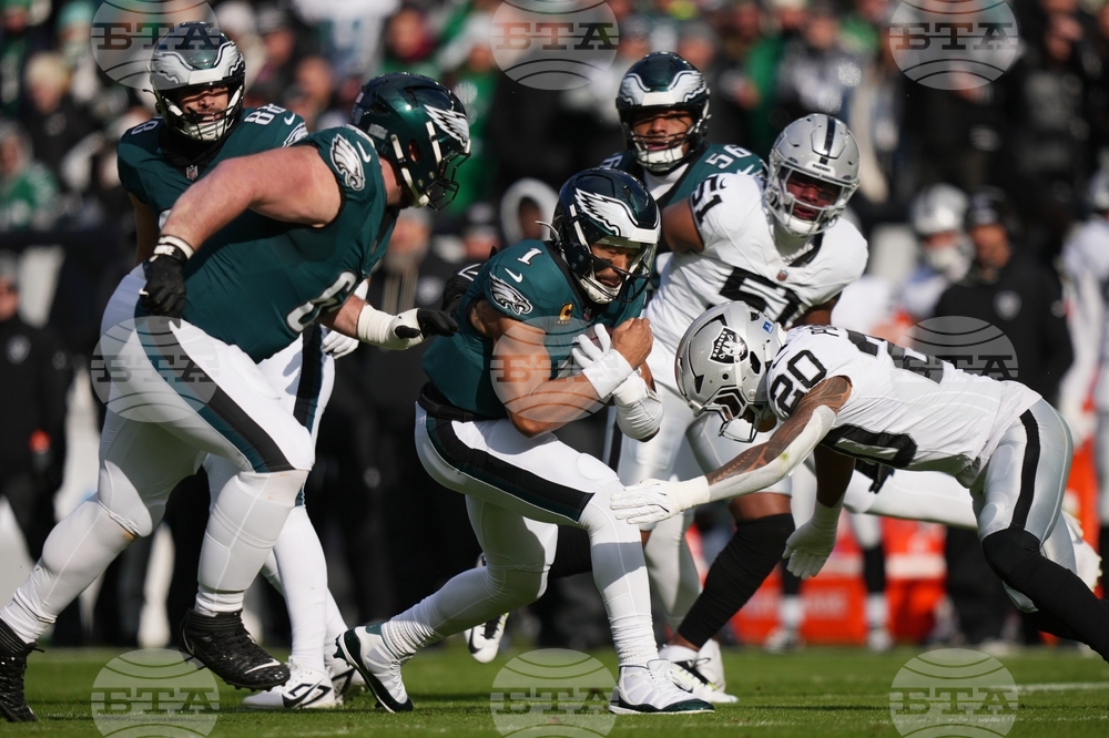 Raiders Eagles Football