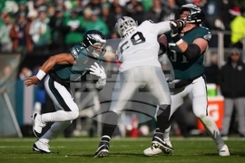 Raiders Eagles Football