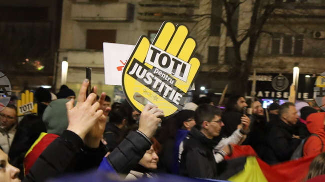 Пореден протест срещу корупцията в правосъдната система в Румъния се проведе в Букурещ; демонстрантите се обърнаха с призив към премиера