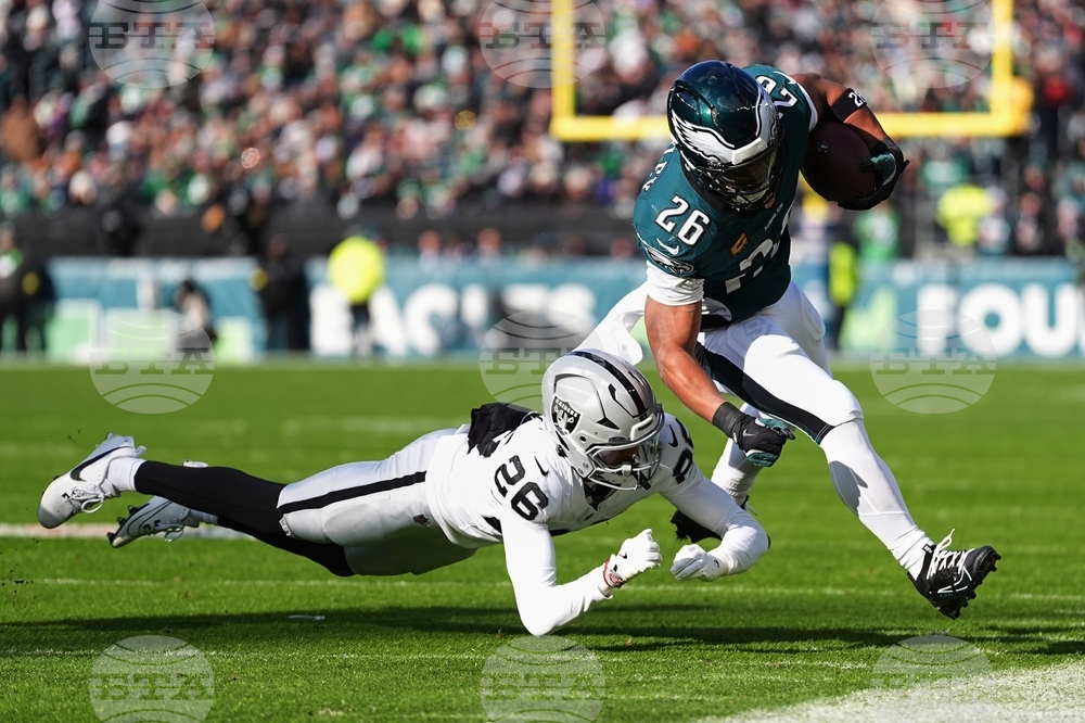 Raiders Eagles Football