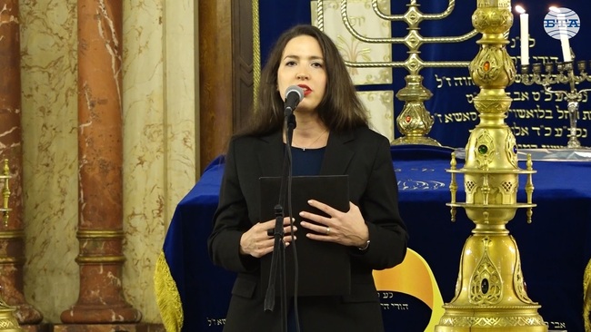 Ханука ни напомня, че дори една единствена искра може да разпръсне мрака, каза Алина Леви от Организацията на евреите в България „Шалом“