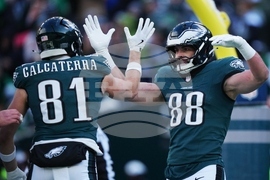 Raiders Eagles Football