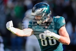 Raiders Eagles Football