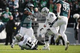 Raiders Eagles Football