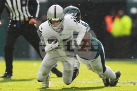 Raiders Eagles Football