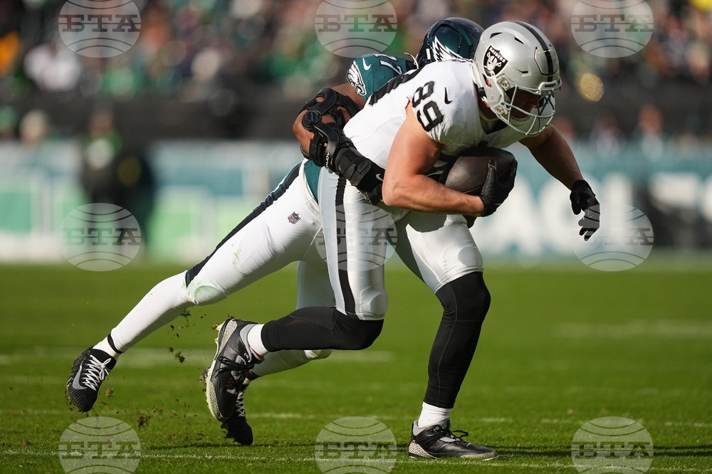 Raiders Eagles Football