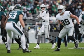 Raiders Eagles Football