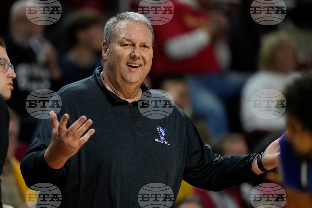 E Illinois Iowa St Basketball