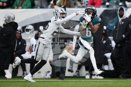 Raiders Eagles Football