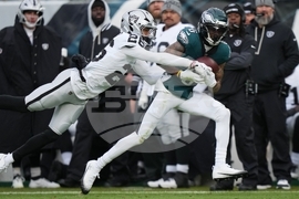 Raiders Eagles Football