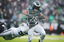 Raiders Eagles Football