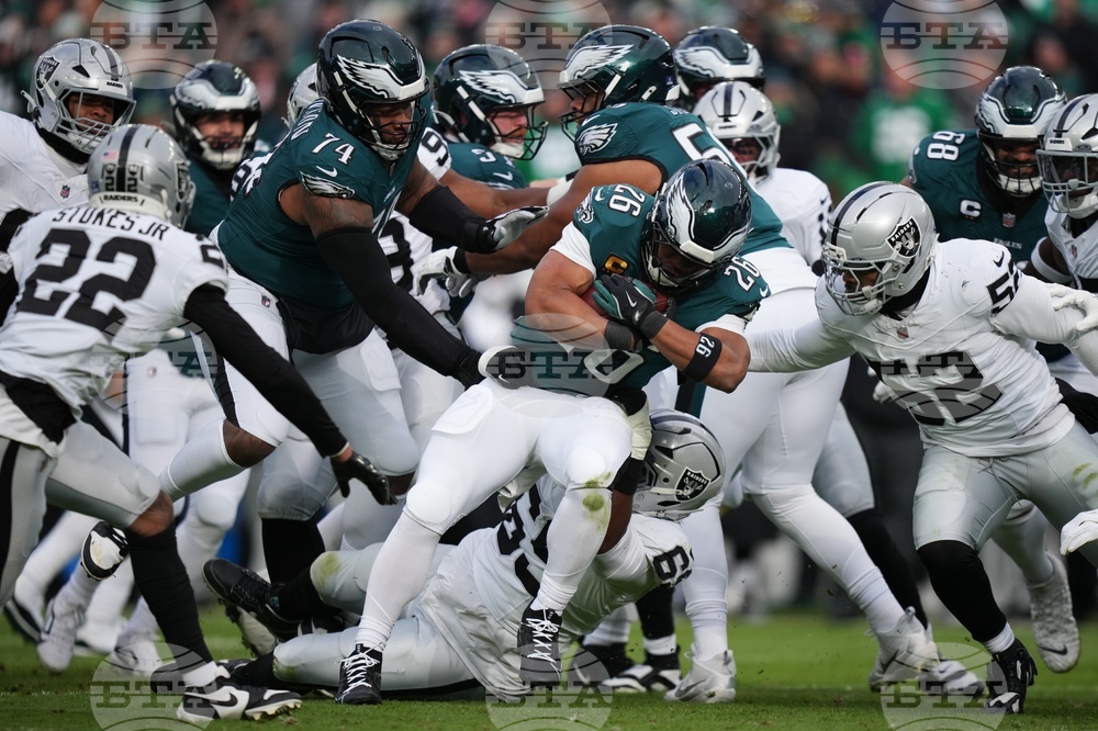 Raiders Eagles Football