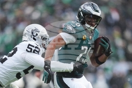 Raiders Eagles Football