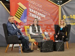 Американската писателка Елизабет Костова гостува на Софийския международен панаир на книгата в НДК
