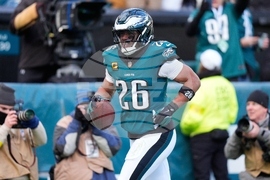 Raiders Eagles Football