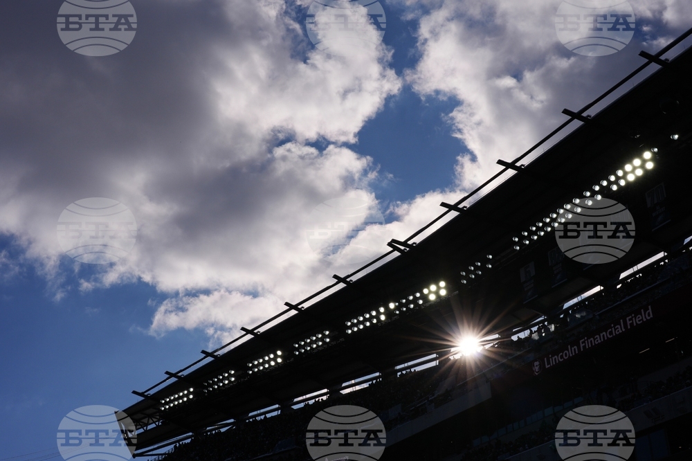 Raiders Eagles Football