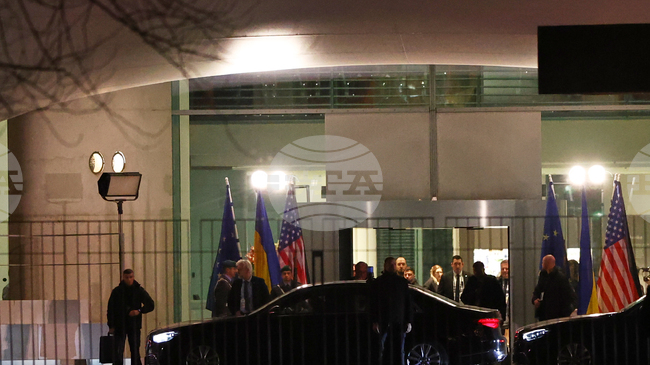 Обсъжданото в Берлин мирно споразумение за Украйна предвижда гаранции за сигурност, сходни с член 5 на НАТО, заяви представител на САЩ