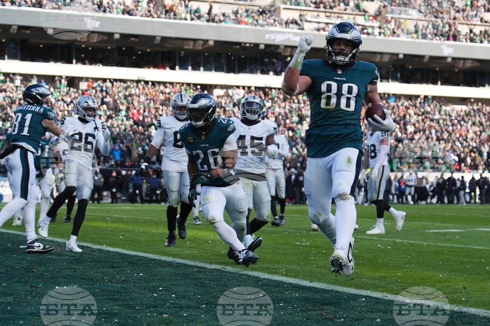 Raiders Eagles Football