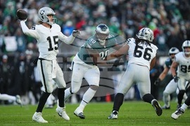 Raiders Eagles Football