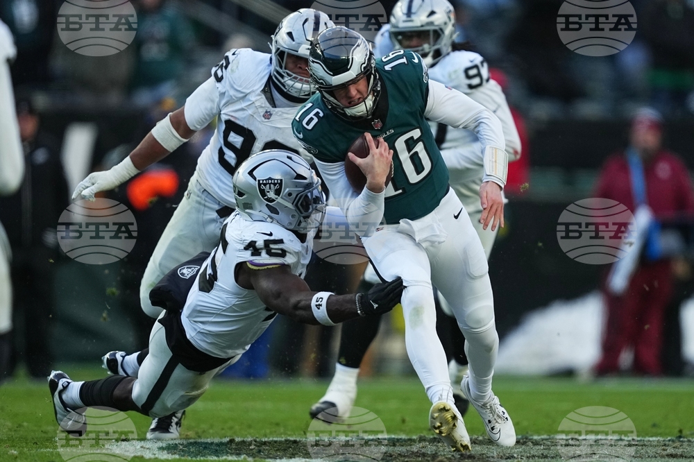 Raiders Eagles Football