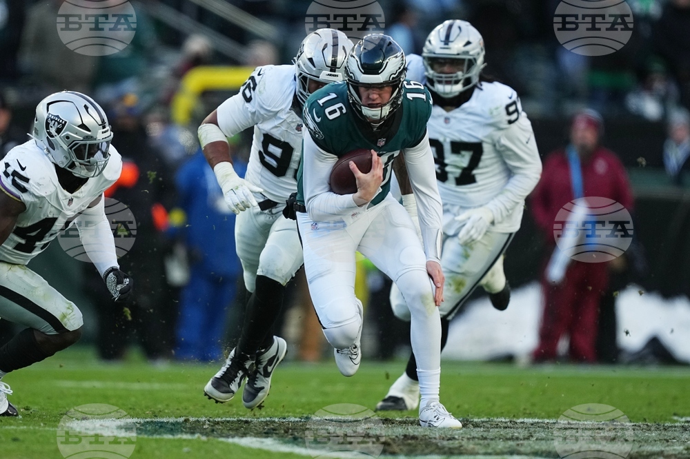 Raiders Eagles Football